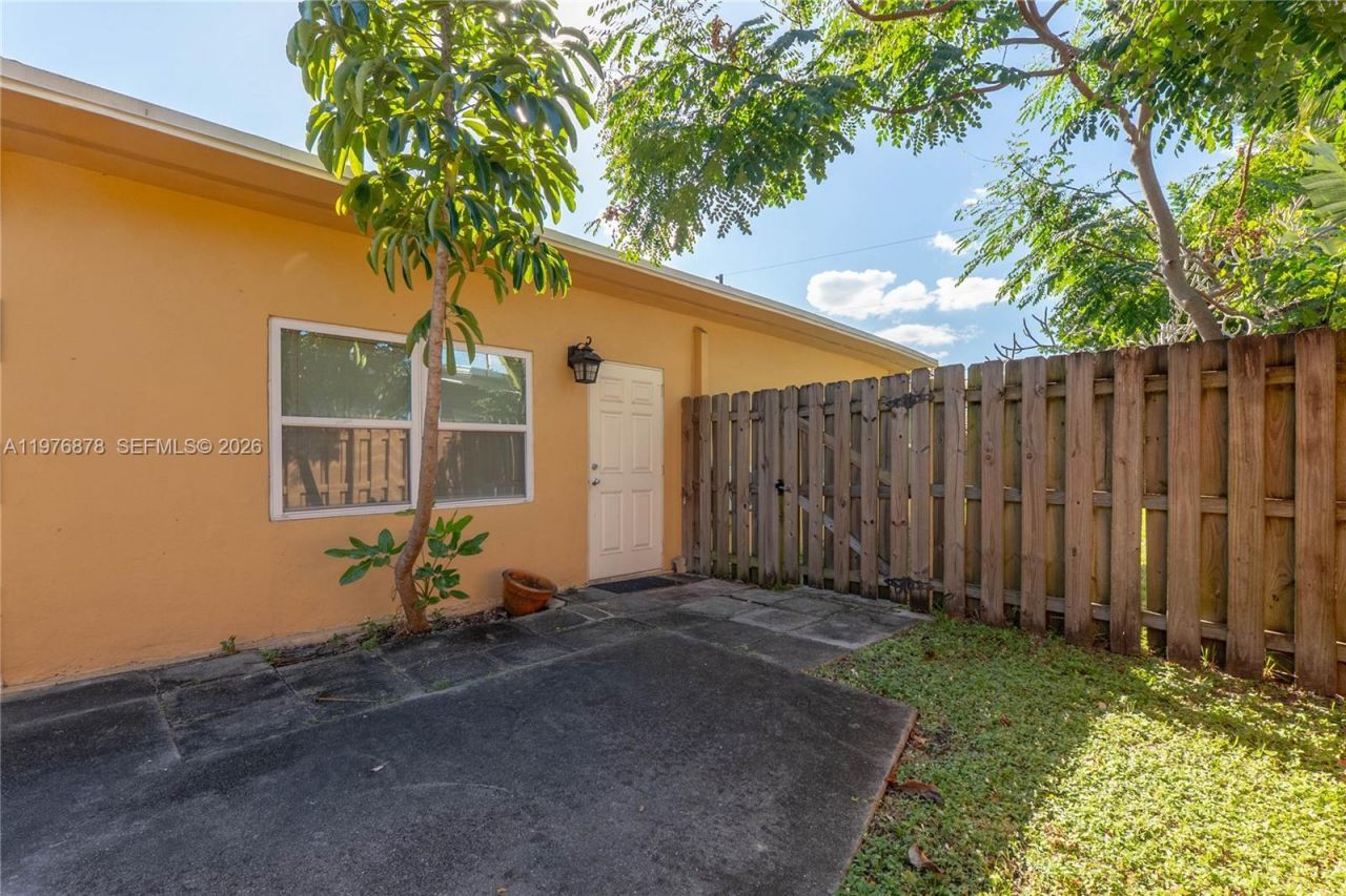 2621 SW 12th Ter , Fort Lauderdale, FL 33315 Photo