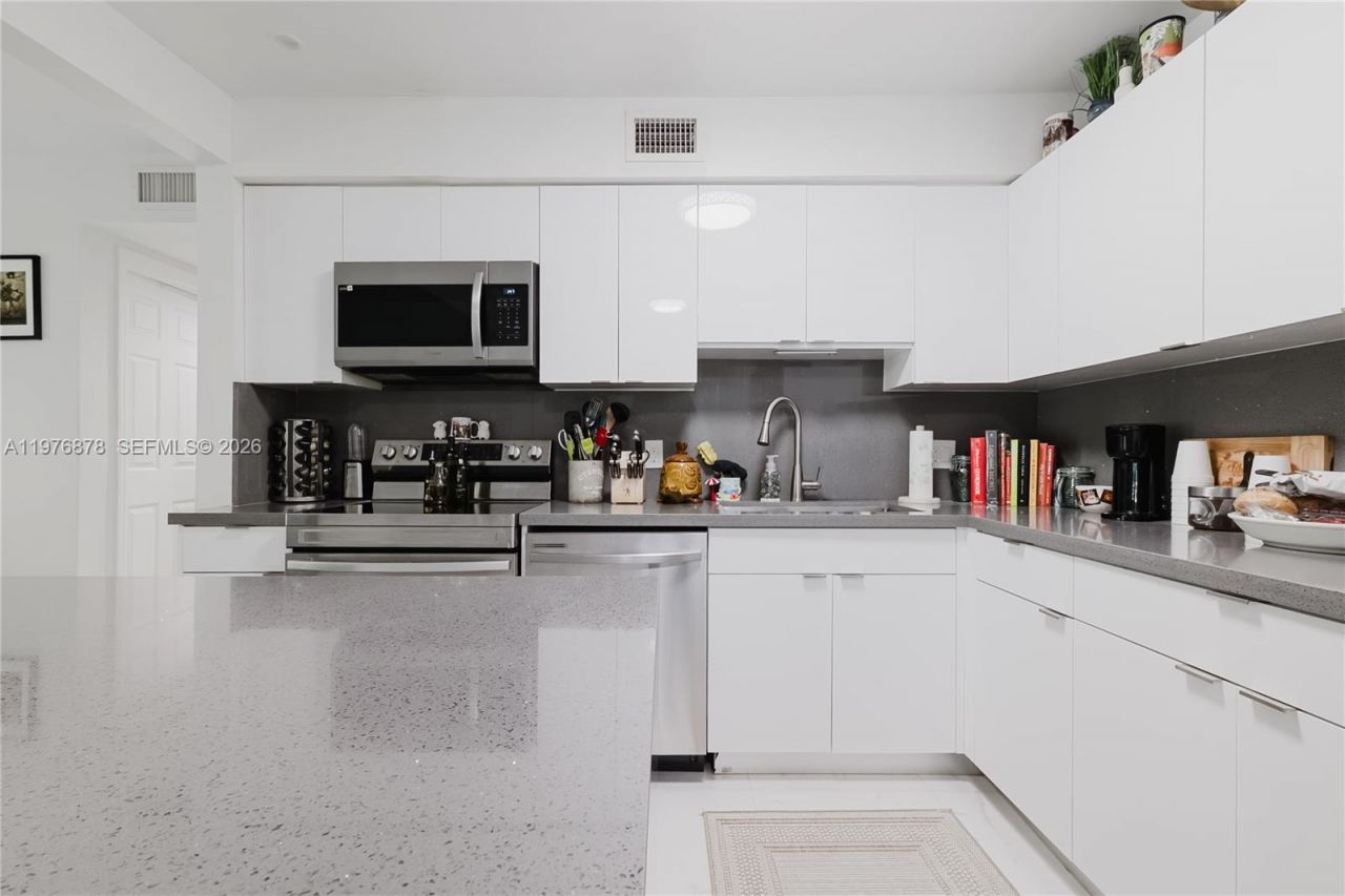 2621 SW 12th Ter , Fort Lauderdale, FL 33315 Photo