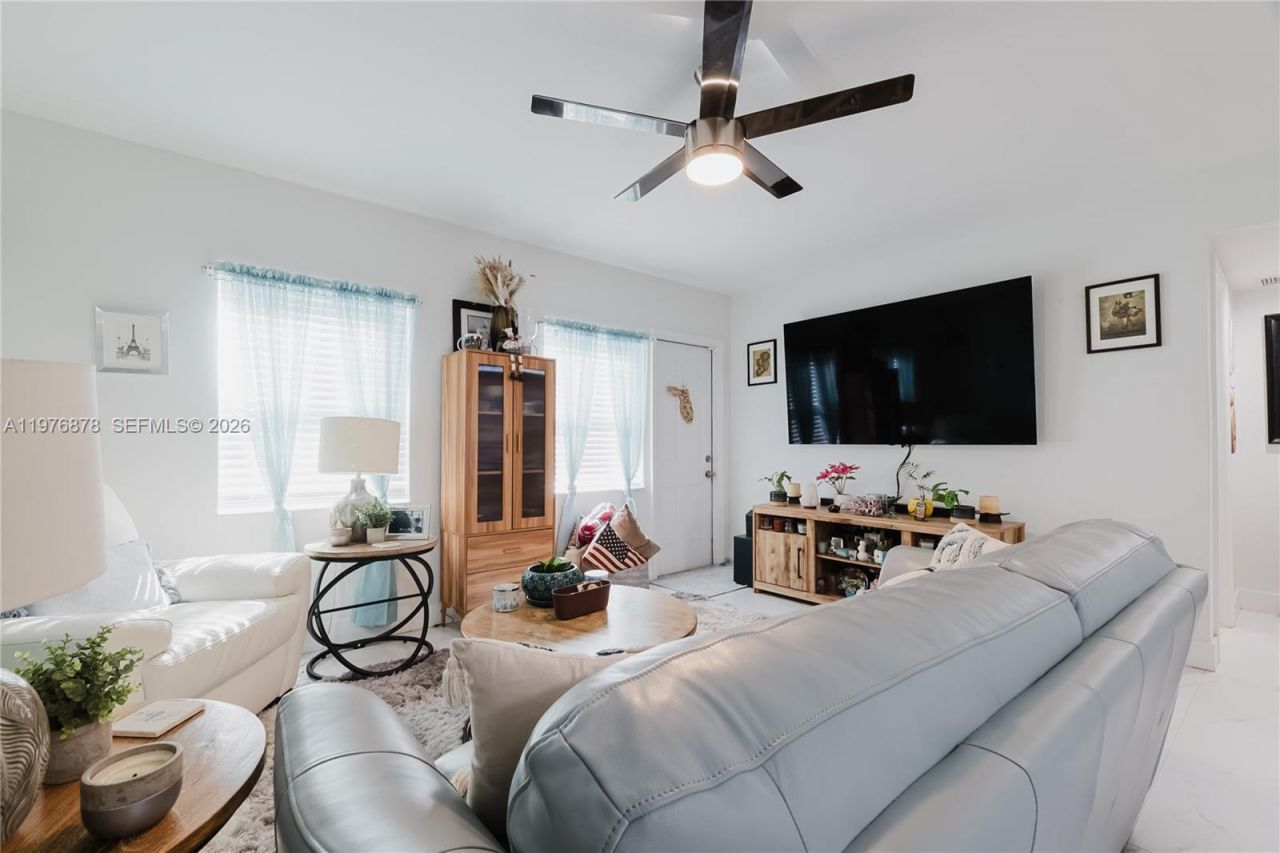 2621 SW 12th Ter, Fort Lauderdale, FL 33315 Photo