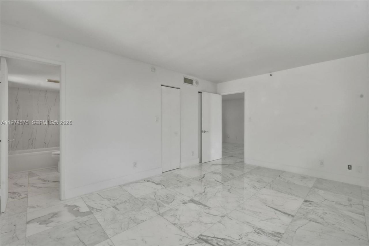 4301 Collins Ave , Unit 201, Miami Beach, FL 33140 Photo