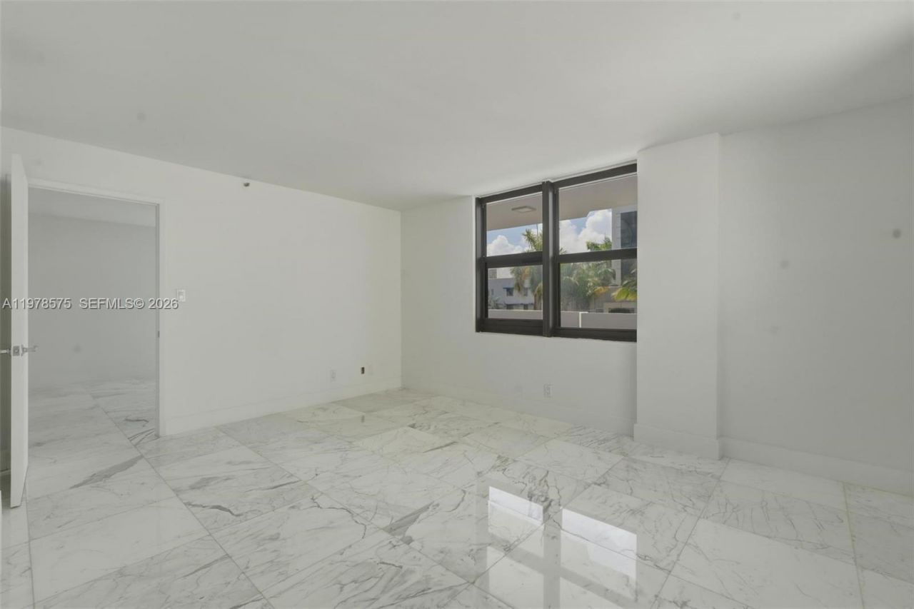 4301 Collins Ave , Unit 201, Miami Beach, FL 33140 Photo