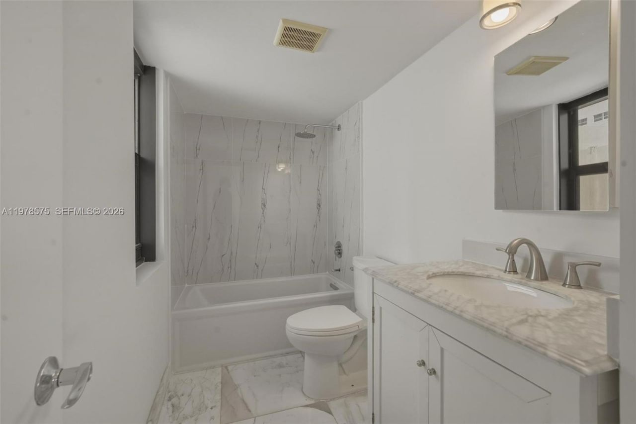 4301 Collins Ave, Unit 201, Miami Beach, FL 33140 Photo