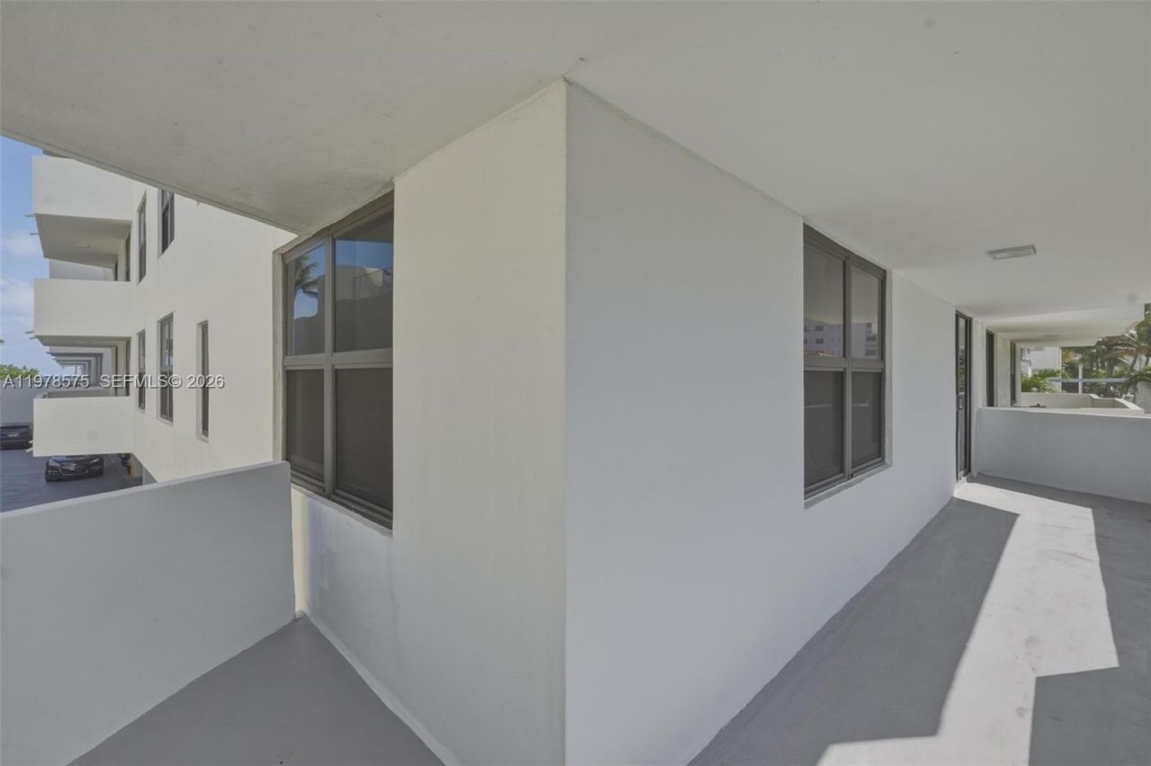 4301 Collins Ave , Unit 201, Miami Beach, FL 33140 Photo