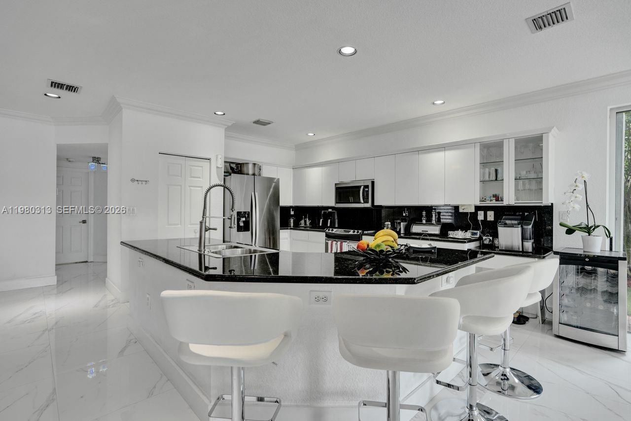 11008 NW 73rd St, Doral, FL 33178 Photo