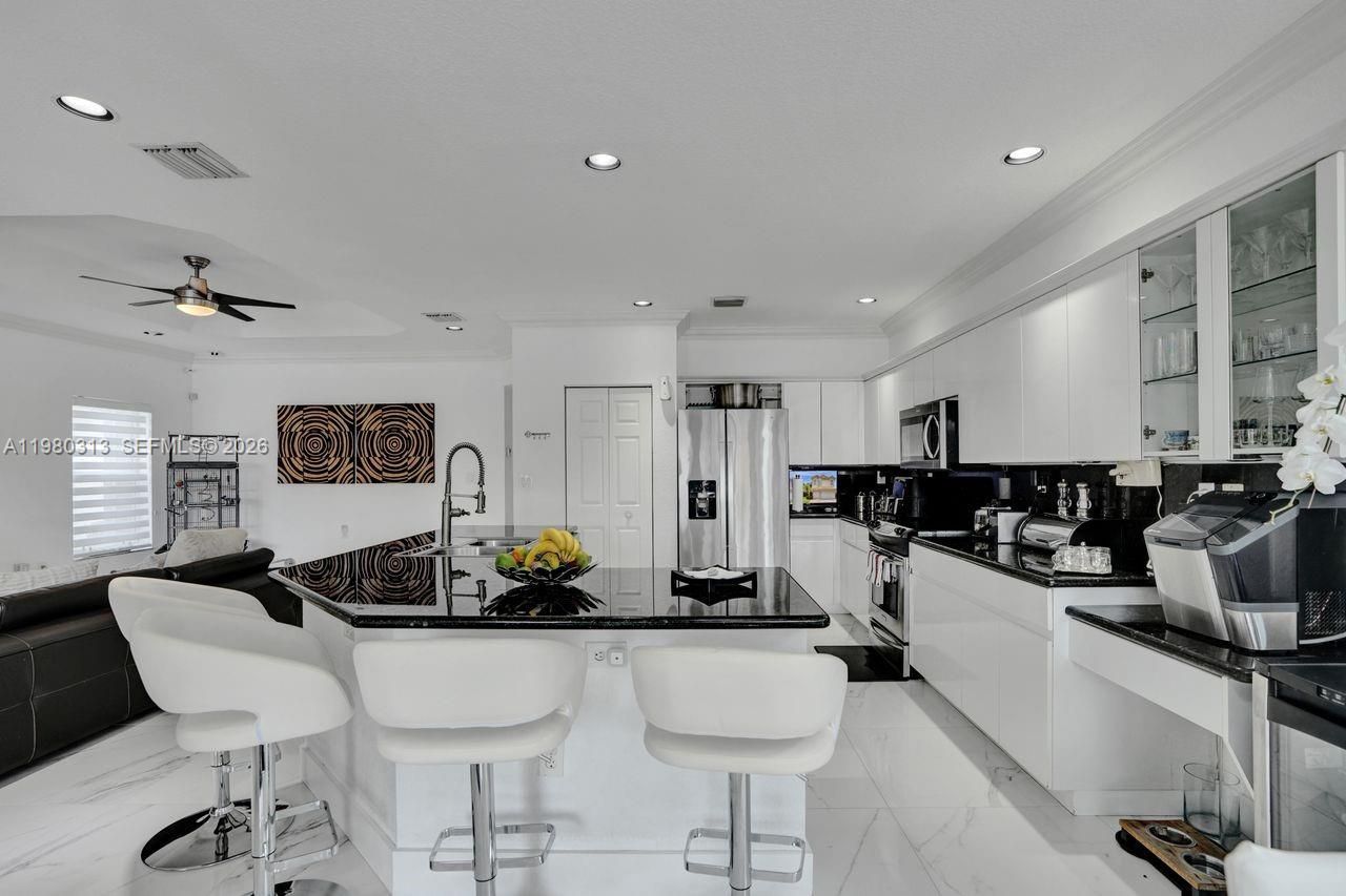 11008 NW 73rd St, Doral, FL 33178 Photo