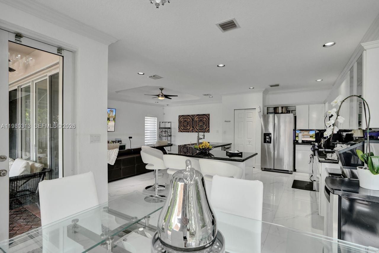 11008 NW 73rd St, Doral, FL 33178 Photo