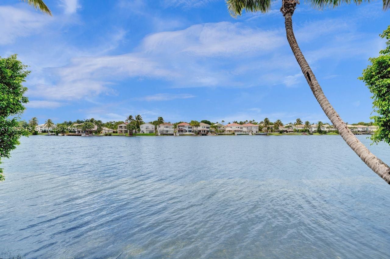 11008 NW 73rd St, Doral, FL 33178 Photo