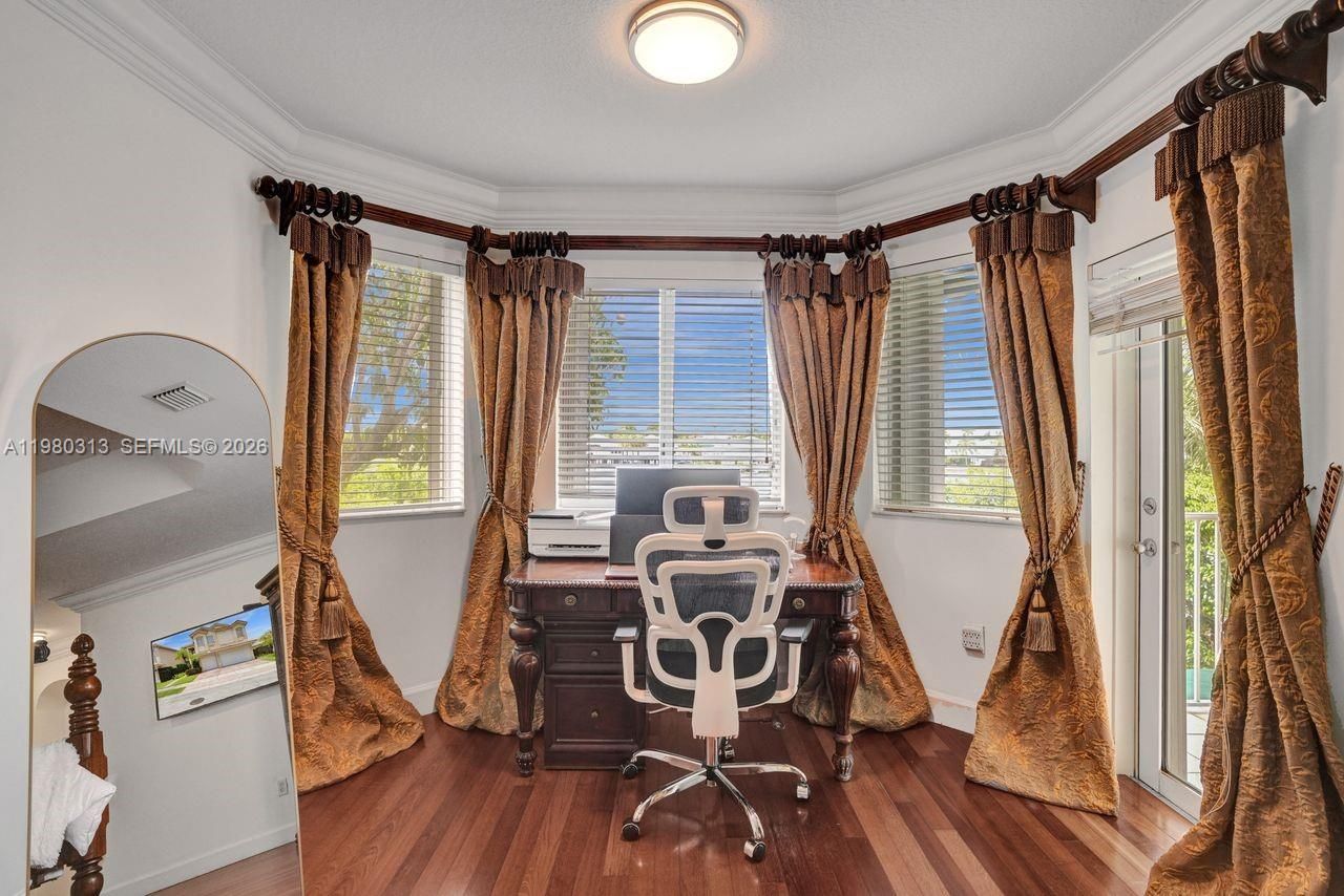 11008 NW 73rd St, Doral, FL 33178 Photo