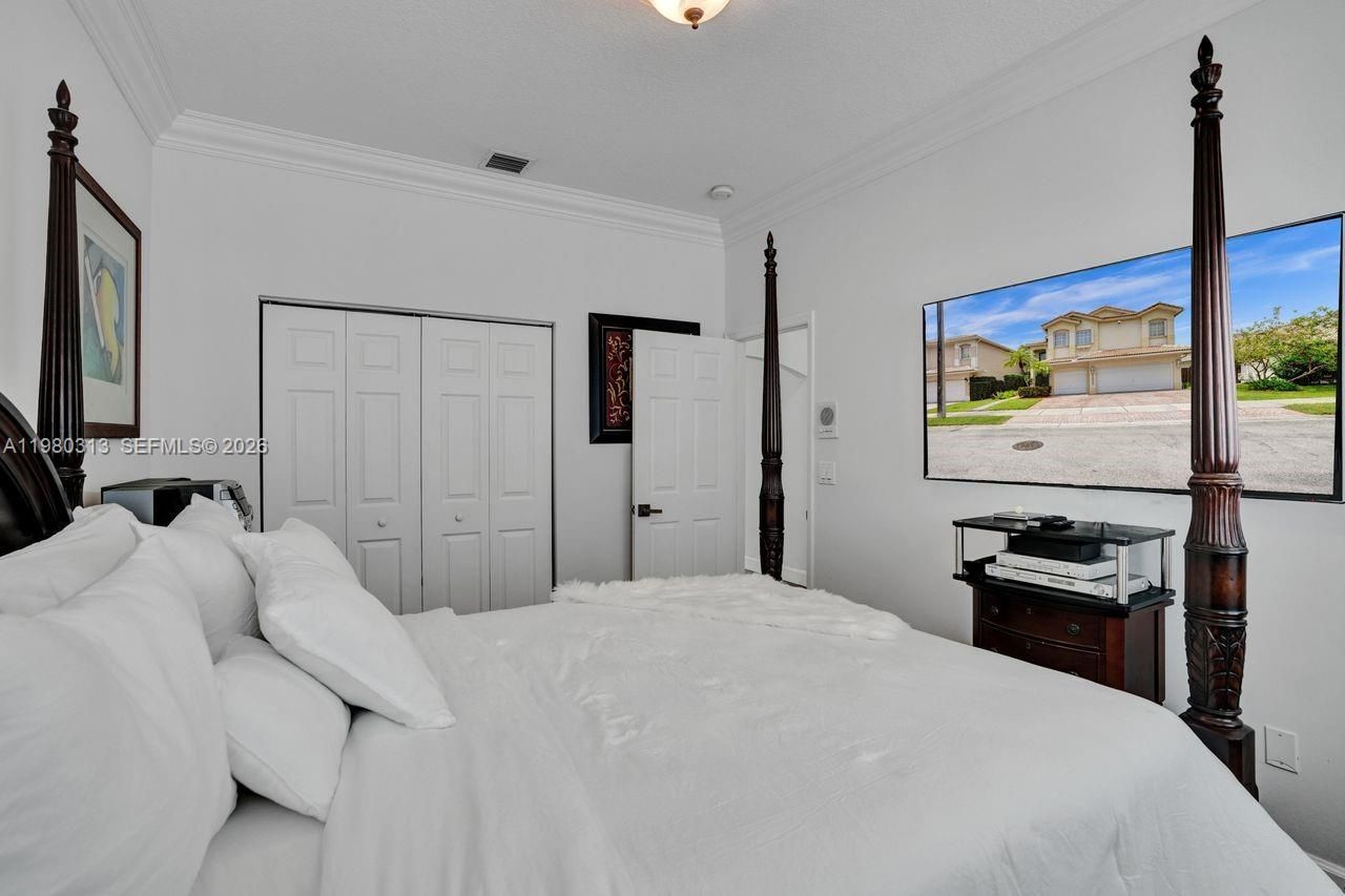 11008 NW 73rd St, Doral, FL 33178 Photo