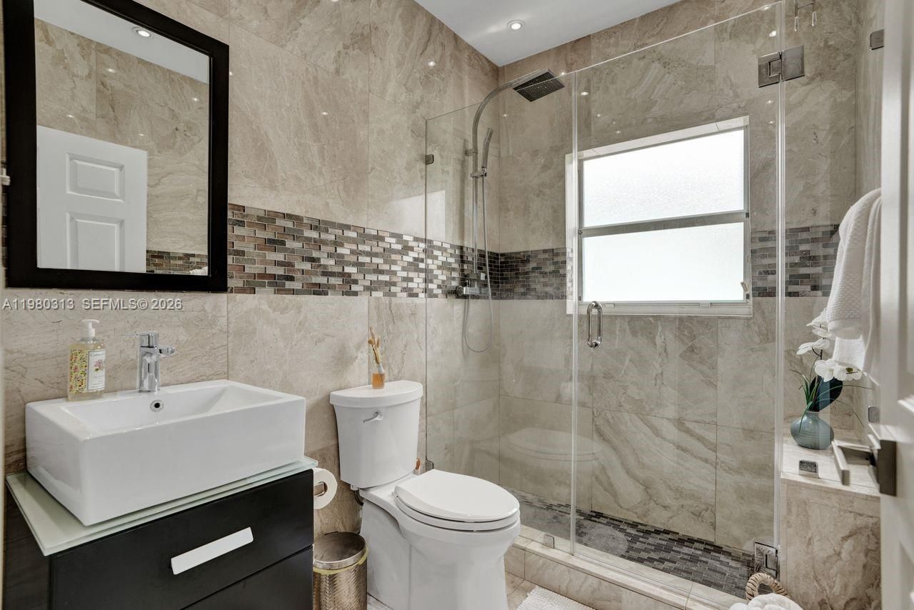 11008 NW 73rd St, Doral, FL 33178 Photo