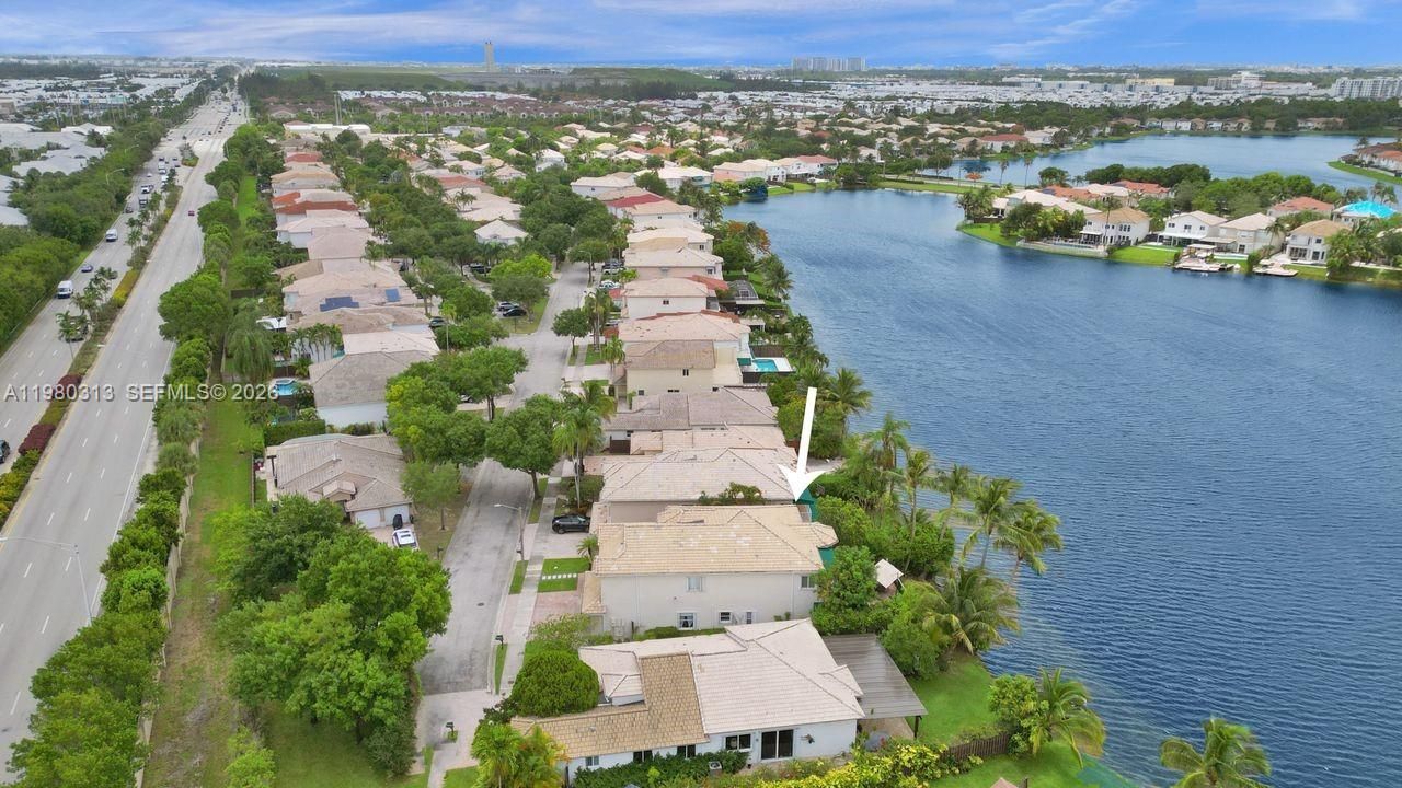 11008 NW 73rd St, Doral, FL 33178 Photo