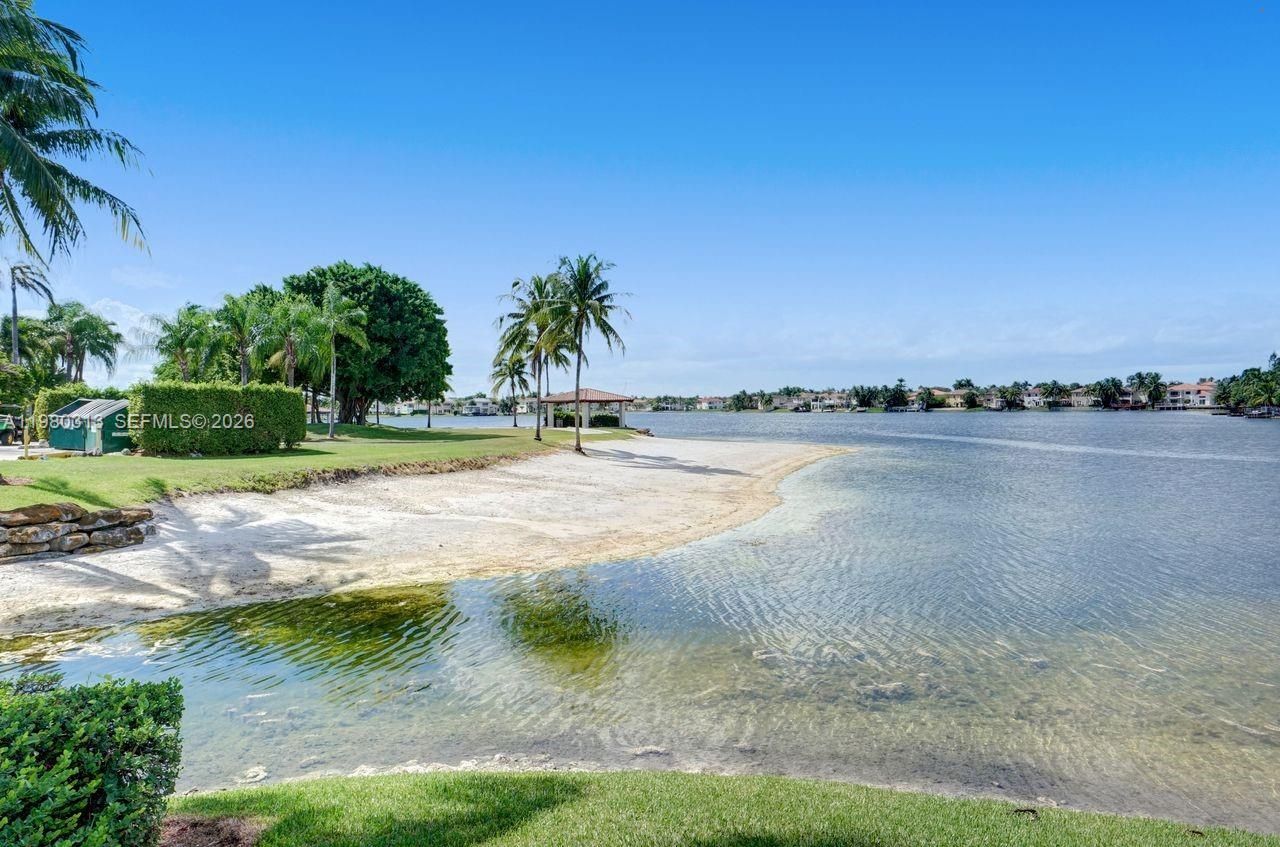 11008 NW 73rd St, Doral, FL 33178 Photo