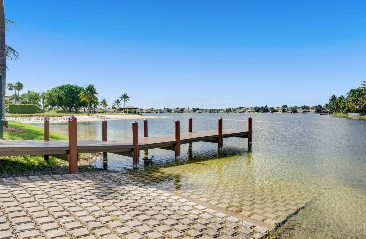 11008 NW 73rd St, Doral, FL 33178 Photo