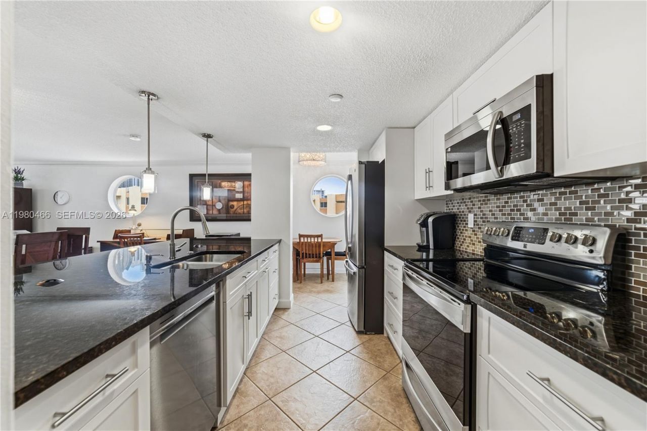 17801 N Bay Rd , Unit 614, Sunny Isles Beach, FL 33160 Photo