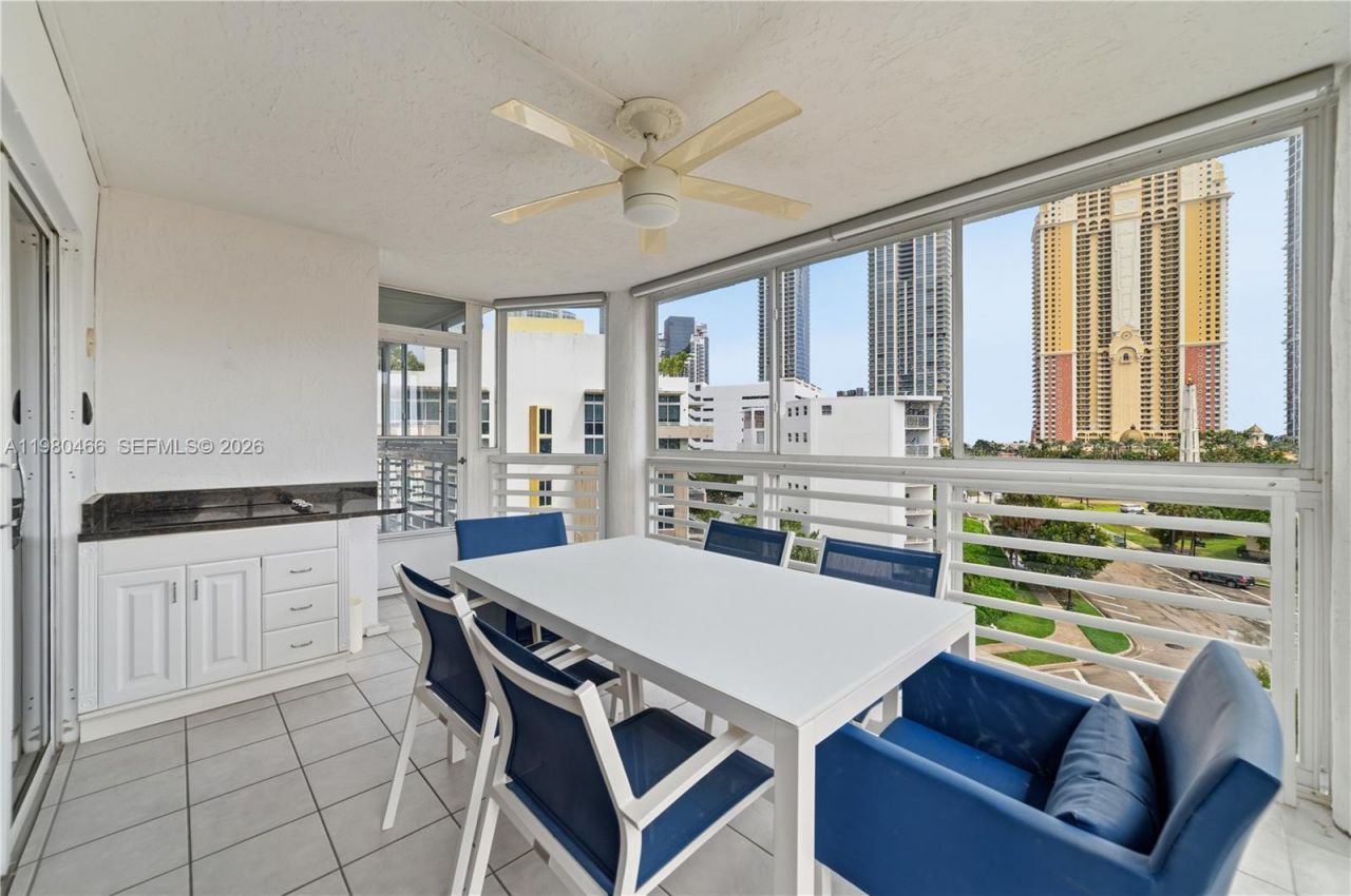 17801 N Bay Rd , Unit 614, Sunny Isles Beach, FL 33160 Photo