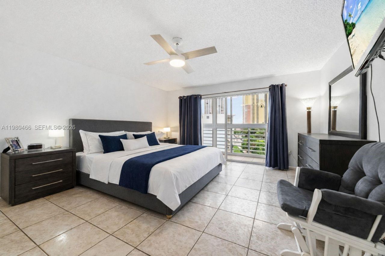 17801 N Bay Rd , Unit 614, Sunny Isles Beach, FL 33160 Photo