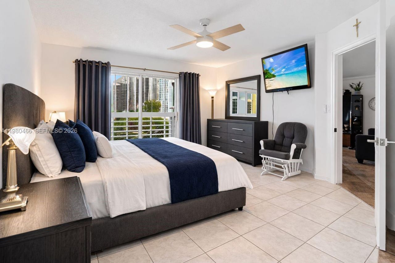 17801 N Bay Rd , Unit 614, Sunny Isles Beach, FL 33160 Photo