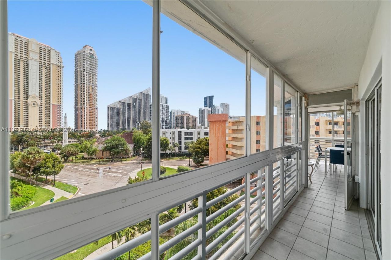 17801 N Bay Rd , Unit 614, Sunny Isles Beach, FL 33160 Photo