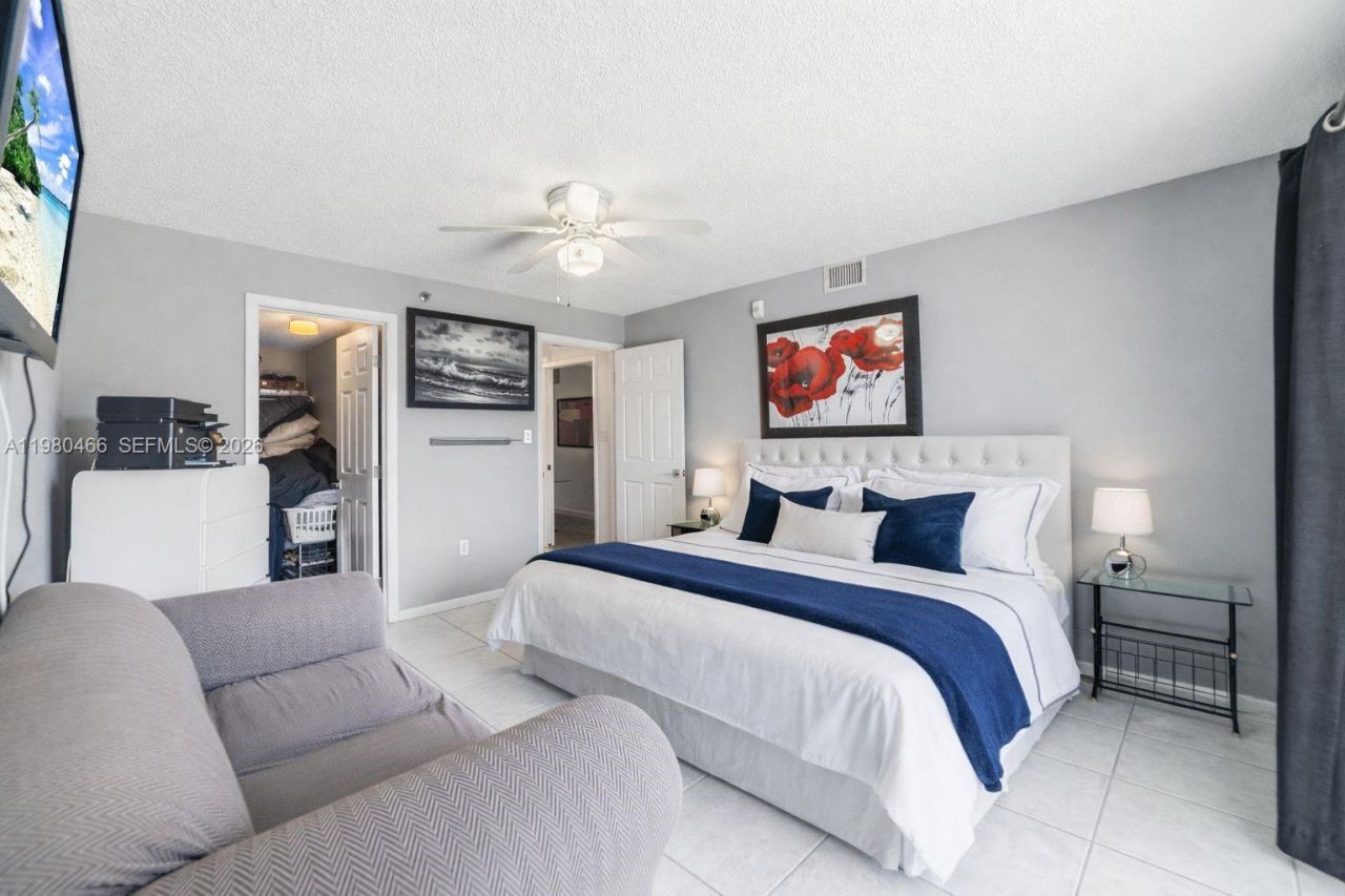 17801 N Bay Rd , Unit 614, Sunny Isles Beach, FL 33160 Photo