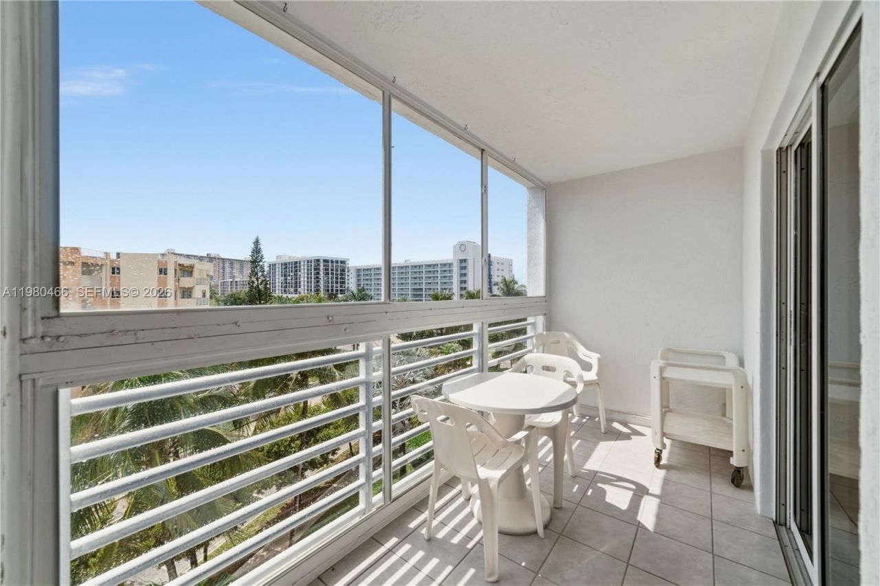 17801 N Bay Rd , Unit 614, Sunny Isles Beach, FL 33160 Photo