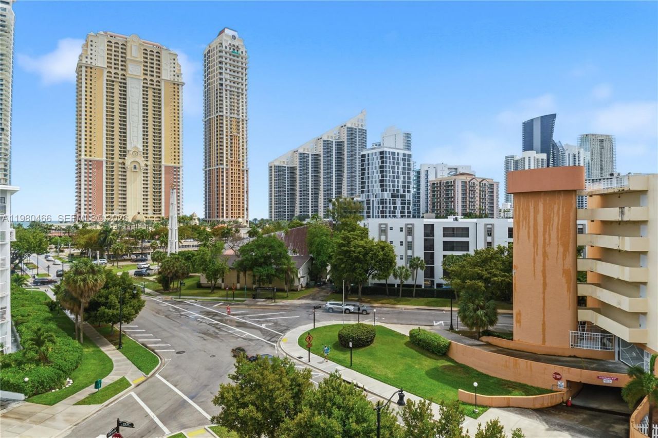 17801 N Bay Rd , Unit 614, Sunny Isles Beach, FL 33160 Photo