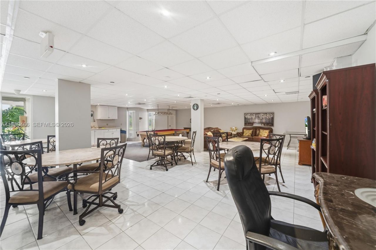 17801 N Bay Rd , Unit 614, Sunny Isles Beach, FL 33160 Photo