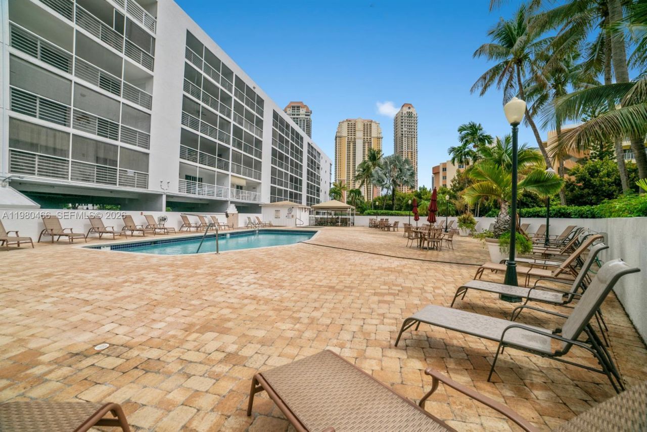 17801 N Bay Rd , Unit 614, Sunny Isles Beach, FL 33160 Photo