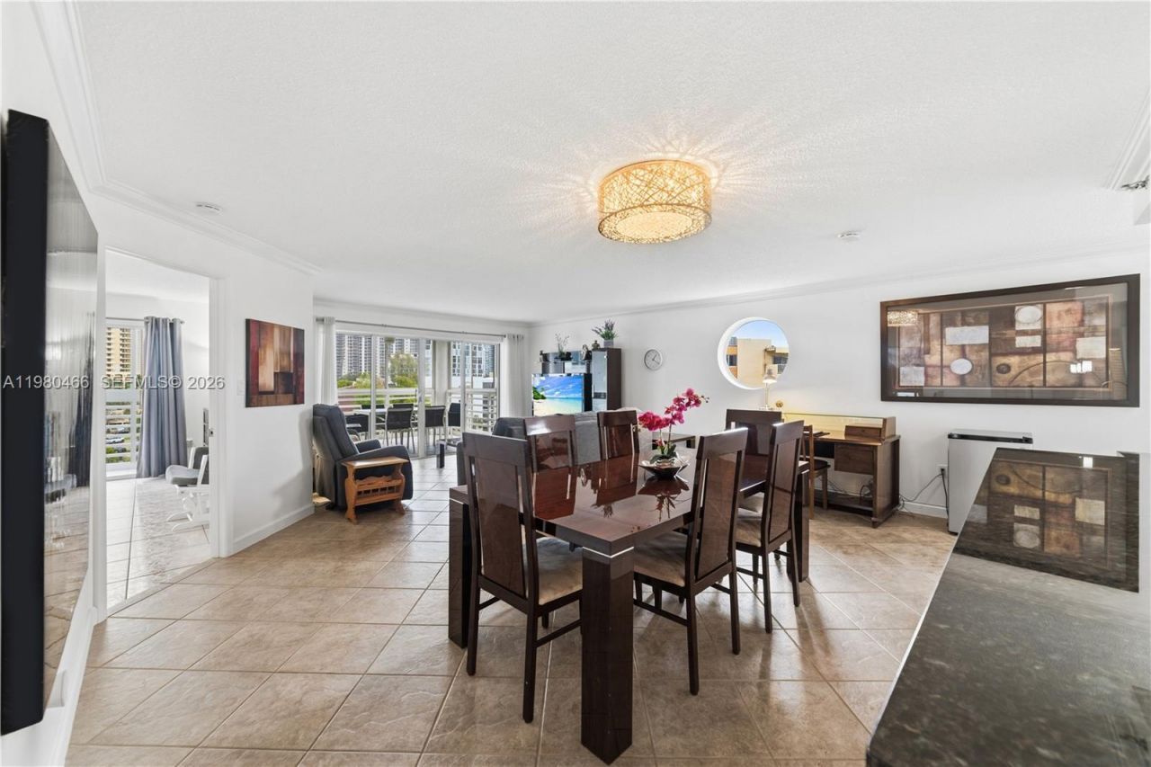 17801 N Bay Rd , Unit 614, Sunny Isles Beach, FL 33160 Photo