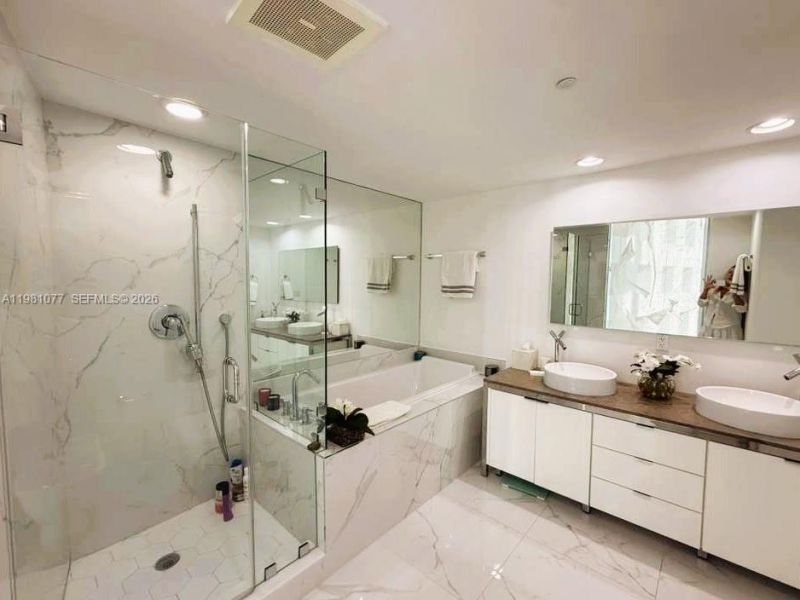 495 Brickell Ave, Unit 511, Miami, FL 33131 Photo