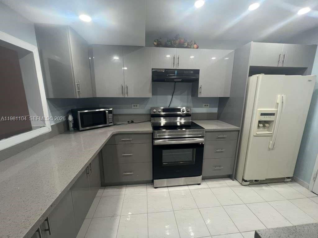 800 NE 195th St, Unit 501, Miami, FL 33179 Photo