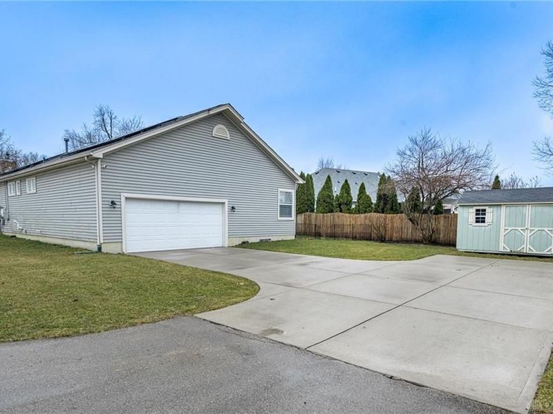 7401 Ballauer Place, Huber Heights, OH 45424 Photo 2