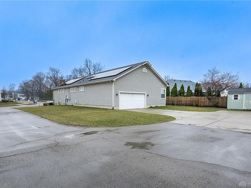 7401 Ballauer Place, Huber Heights, OH 45424 Photo 29