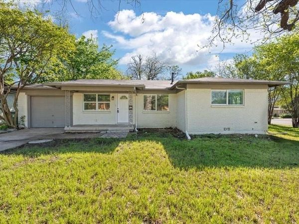 5200 Mcquade Street, Haltom City, TX 76117