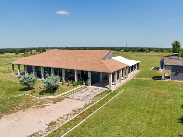 1556 Vz County Road 2128, Wills Point, TX 75169