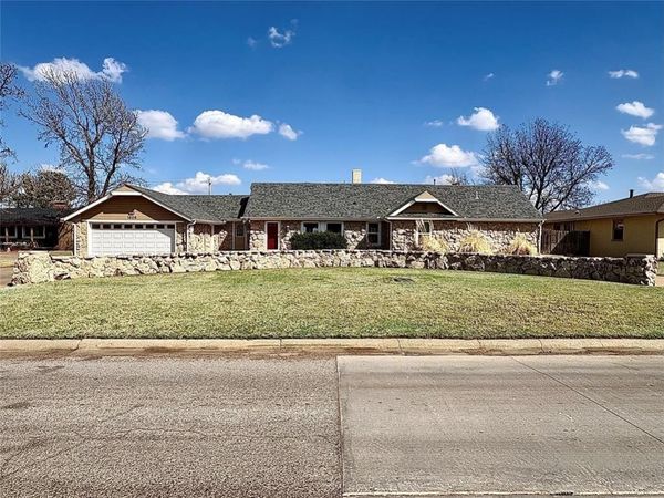 1606 N Hudson Street, Altus, OK 73521