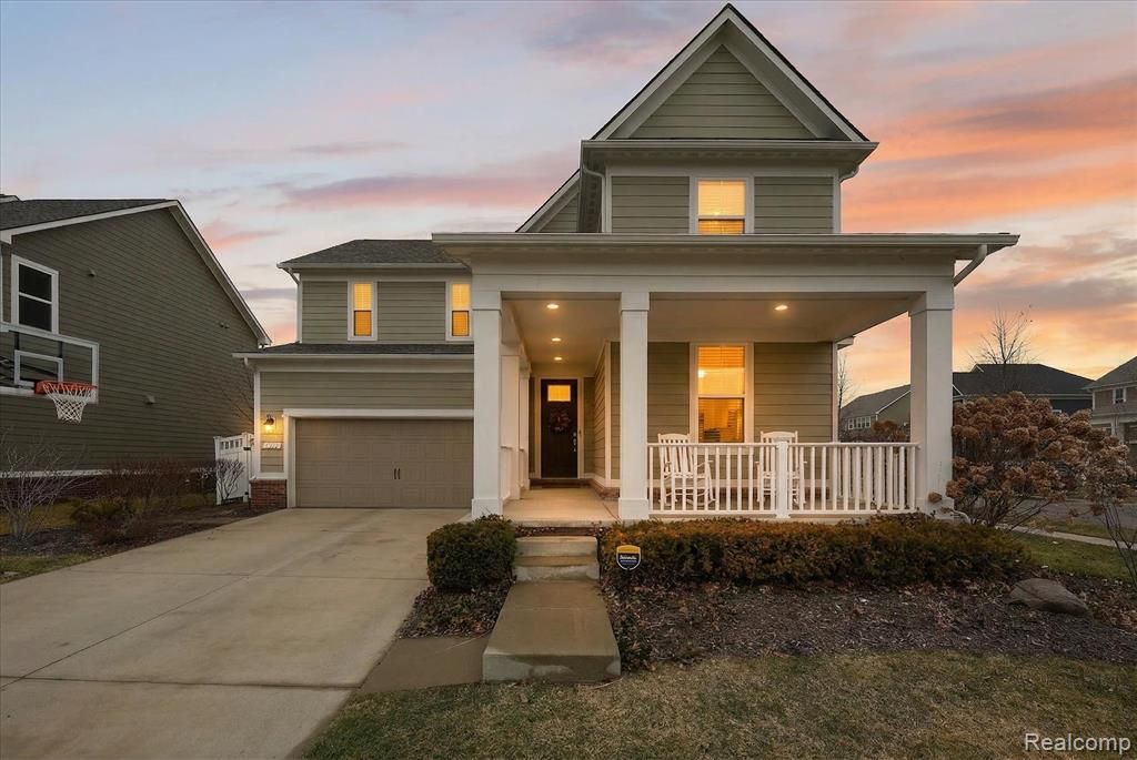 990 Shay Street E, Canton, MI 48188 Main Photo