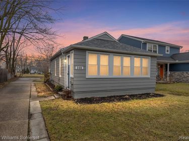 346 E Bernhard Avenue, Hazel Park, MI 48030