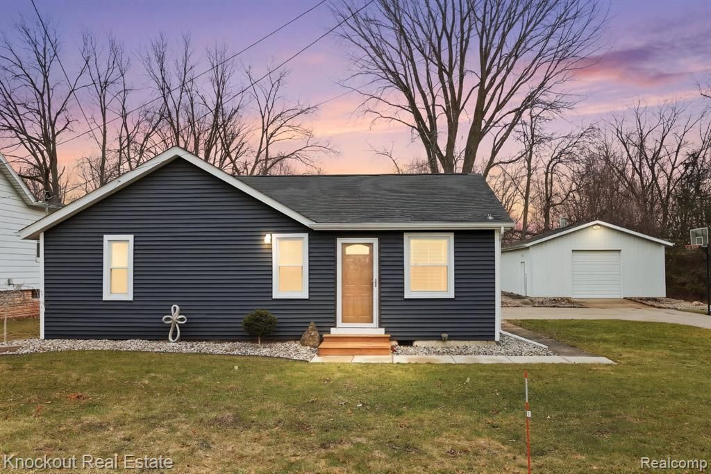 213 E Maple Street, Vassar, MI 48768 Main Photo