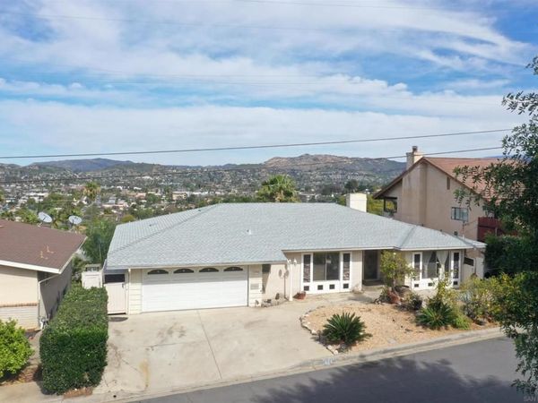 1024 Circle Dr, Escondido, CA 92025