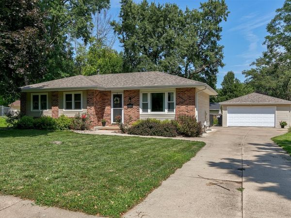 217 Jordan Drive, West Des Moines, IA 50265