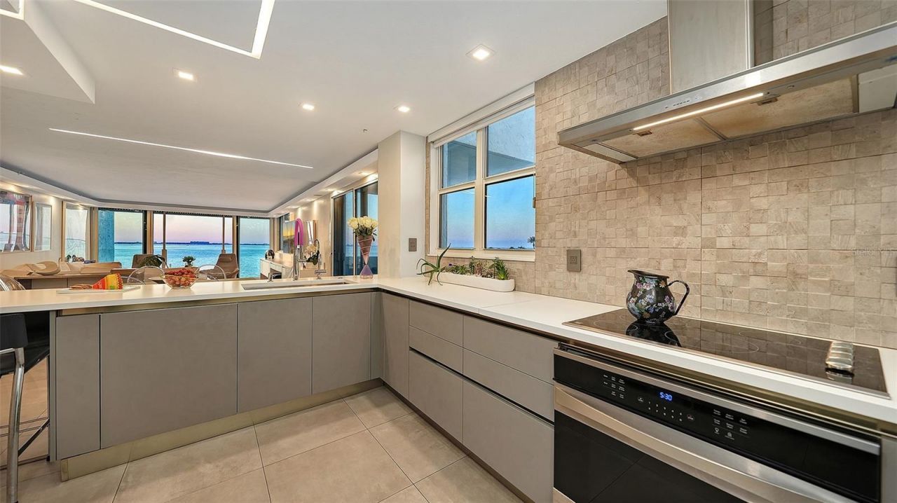 101 Sunset Drive, Unit 301, Sarasota, FL 34236 Photo