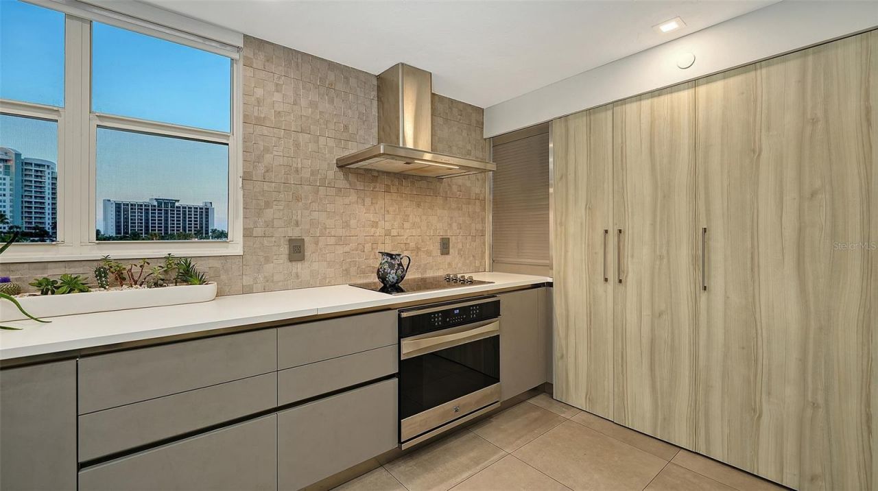 101 Sunset Drive, Unit 301, Sarasota, FL 34236 Photo