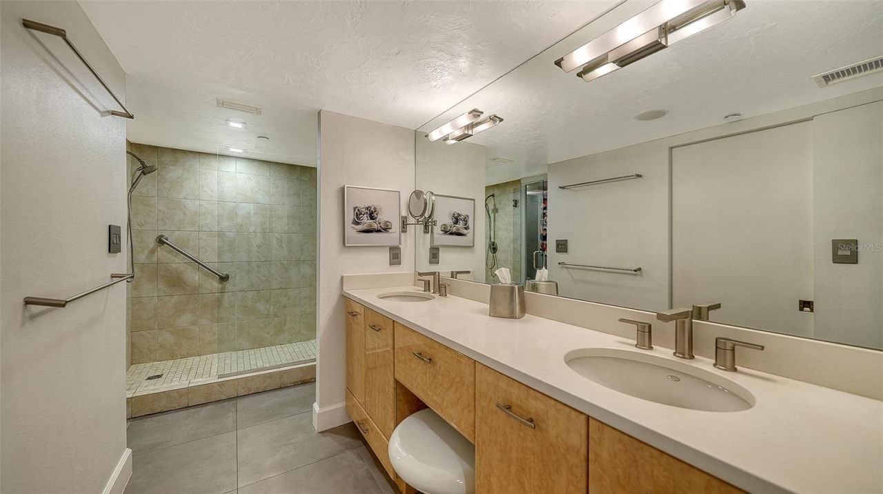 101 Sunset Drive, Unit 301, Sarasota, FL 34236 Photo