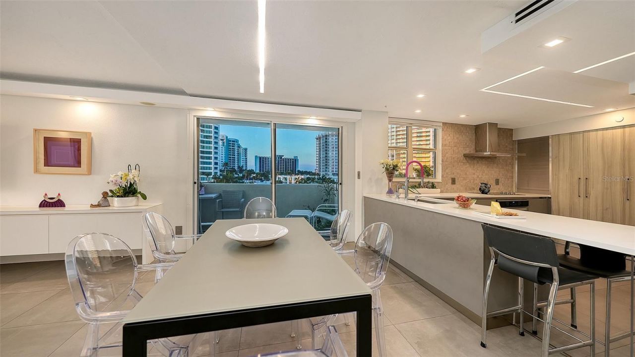 101 Sunset Drive, Unit 301, Sarasota, FL 34236 Photo