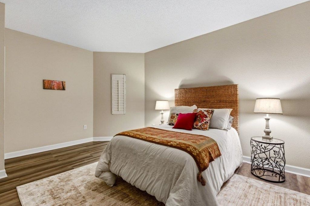 215 77th Ave. N Photo 17