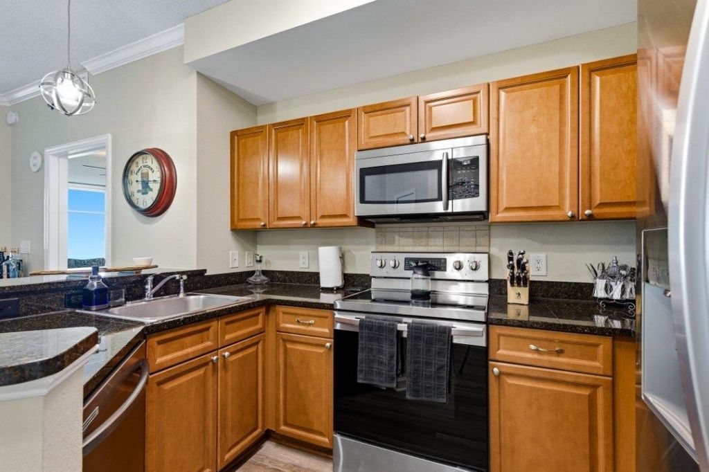 215 77th Ave. N Photo 8