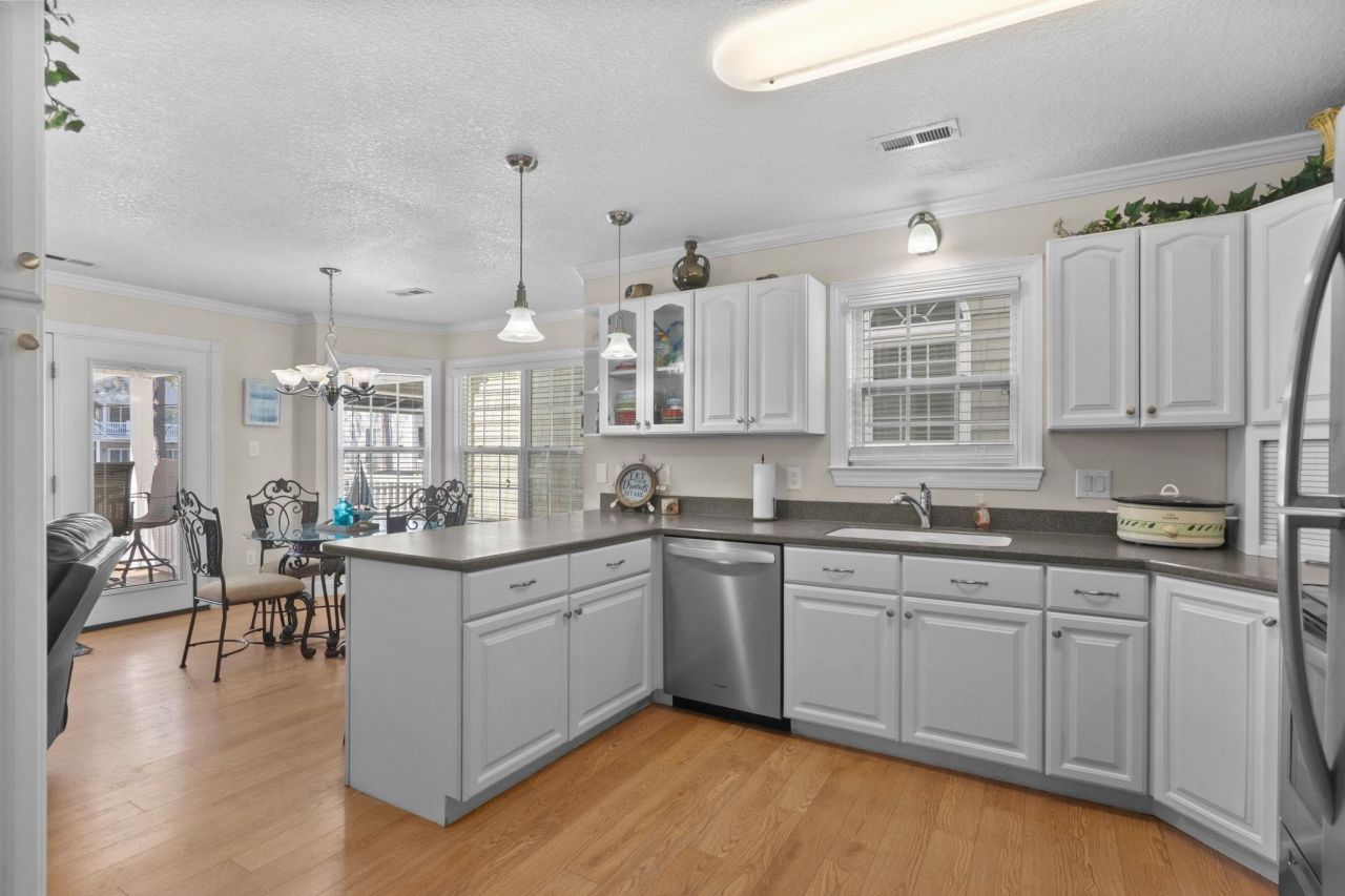 6001-z26 S Kings Hwy. Photo 15