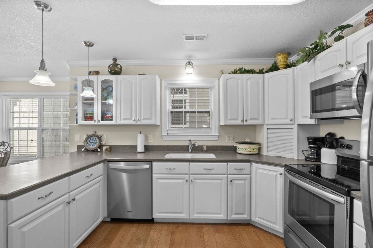 6001-z26 S Kings Hwy. Photo 16