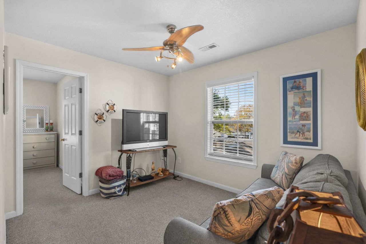 6001-z26 S Kings Hwy. Photo 20