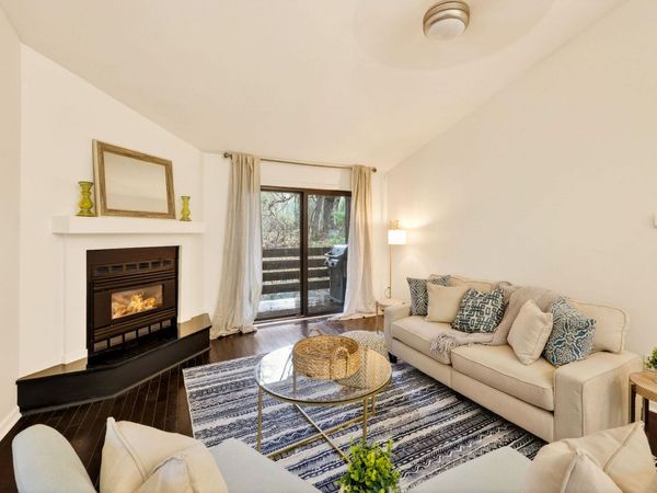 39 Hickory Hollow Drive, Madison, WI 53705